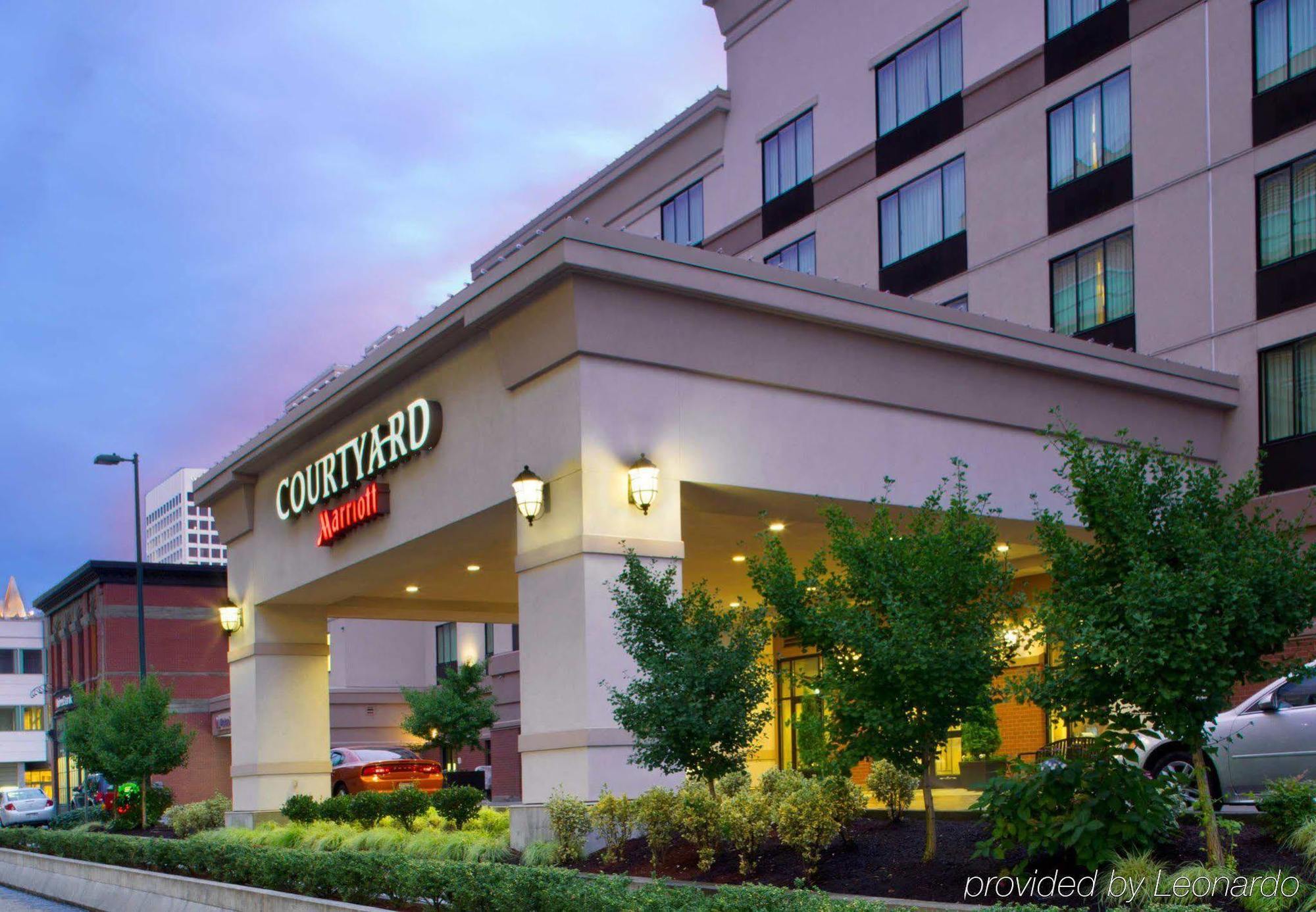 Courtyard Tacoma Downtown Hotel Exterior foto